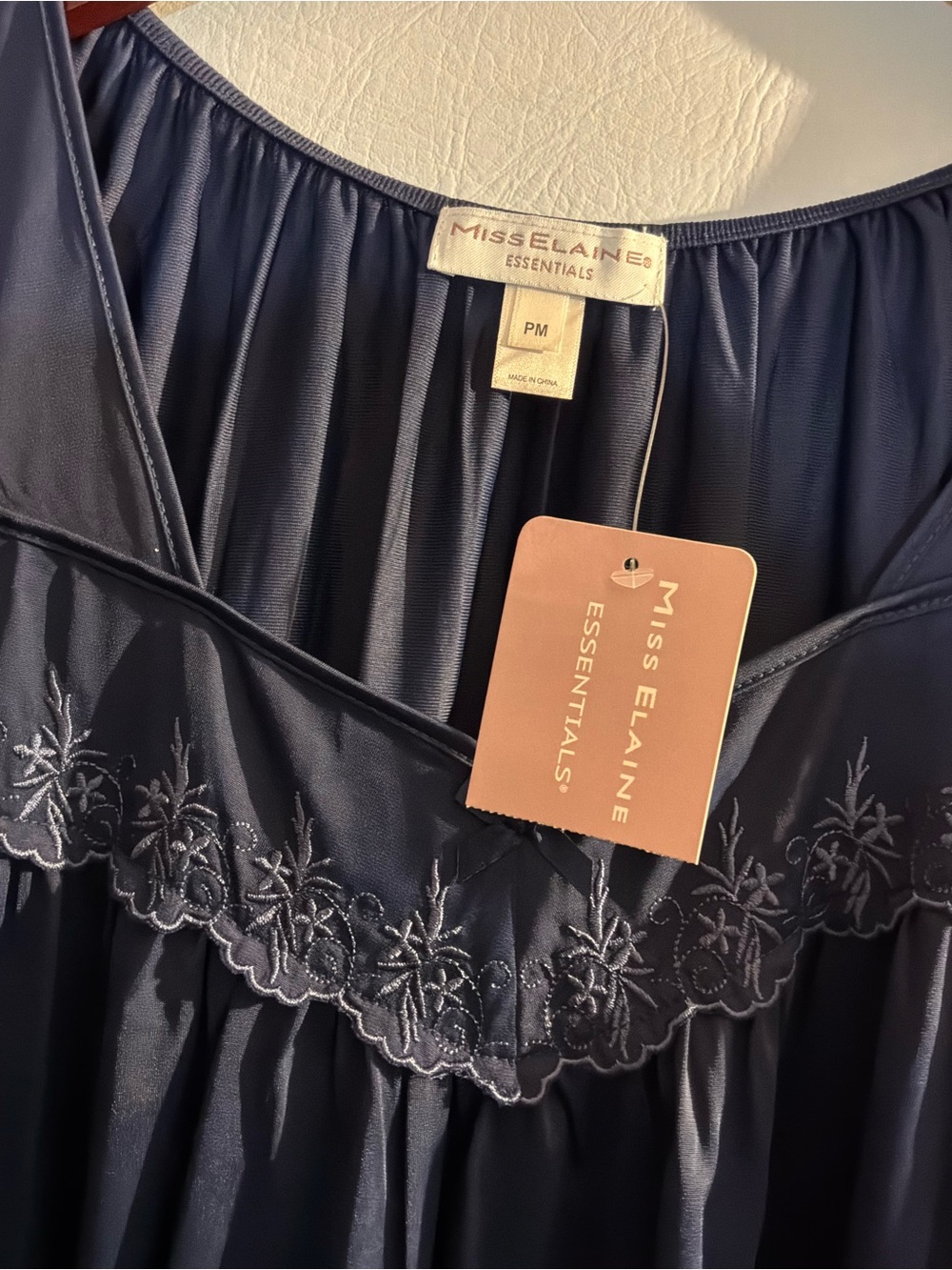 🌙✨🆕🏷️ Miss Elaine Essentials Nightgown PM Petite Medium Navy Embroidered - Picture 7 of 16